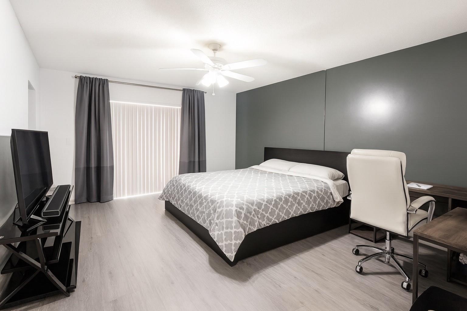 Brentwood Townhouse - Residential