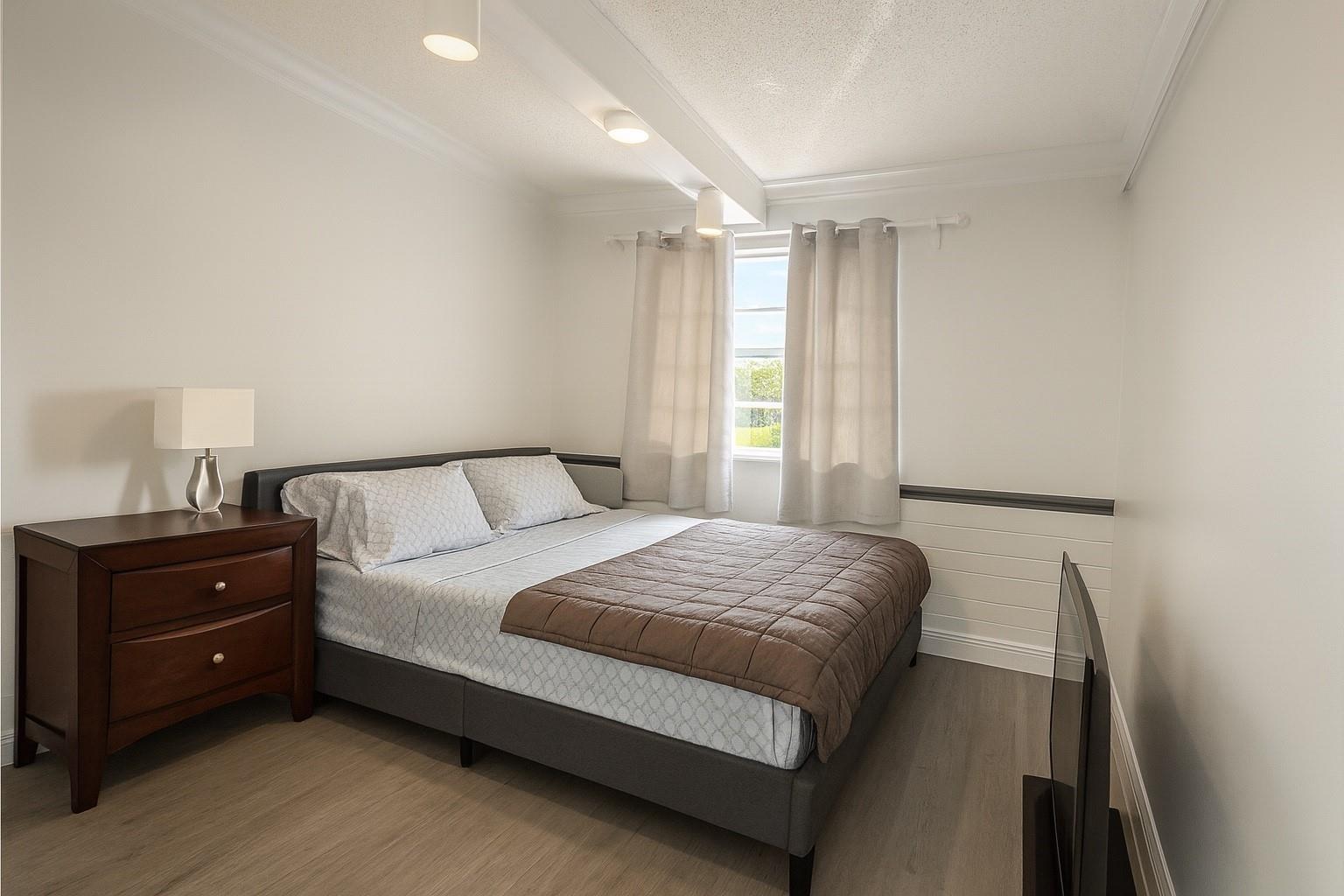 Brentwood Townhouse - Residential