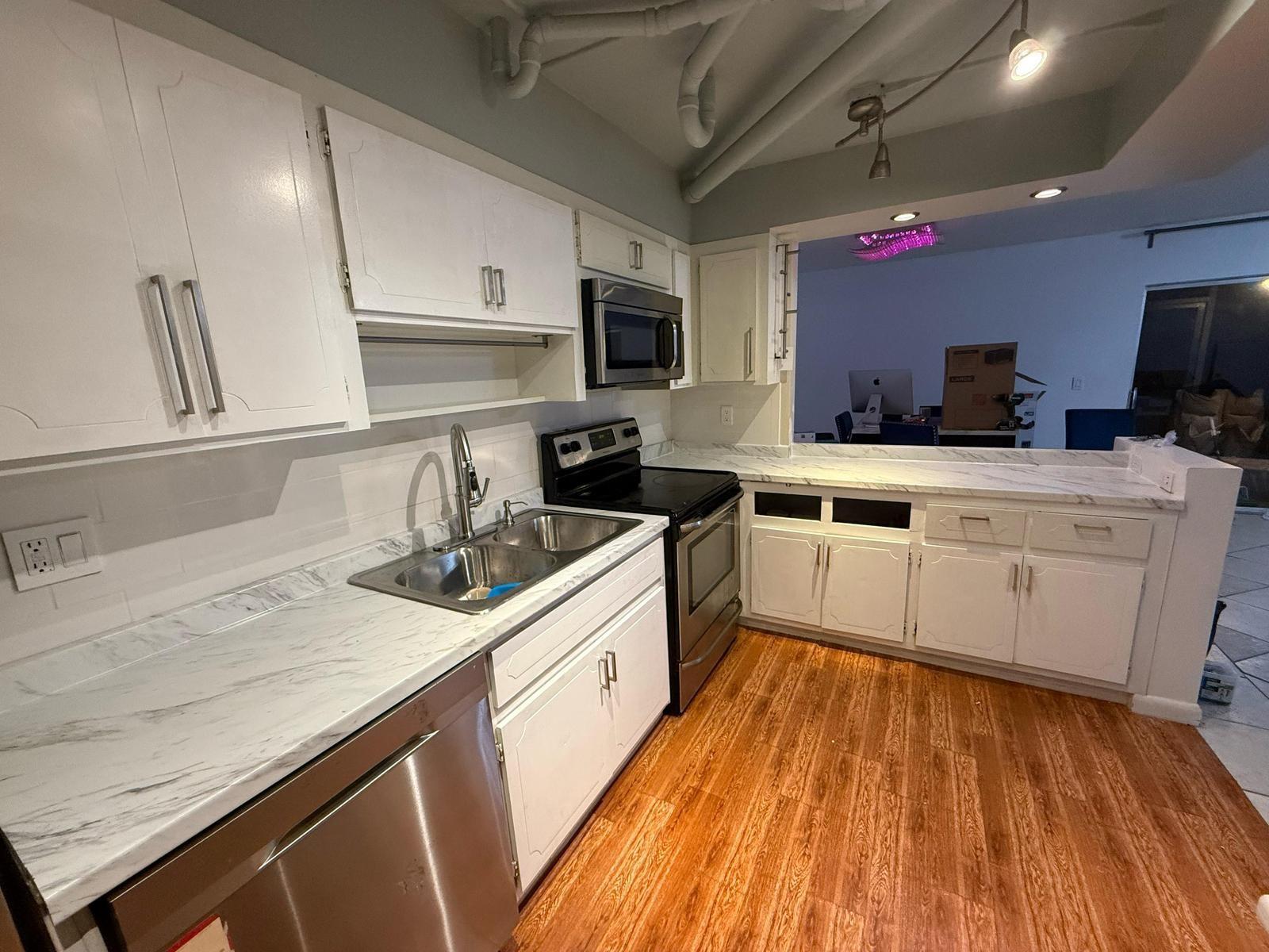 Brentwood Townhouse - Residential
