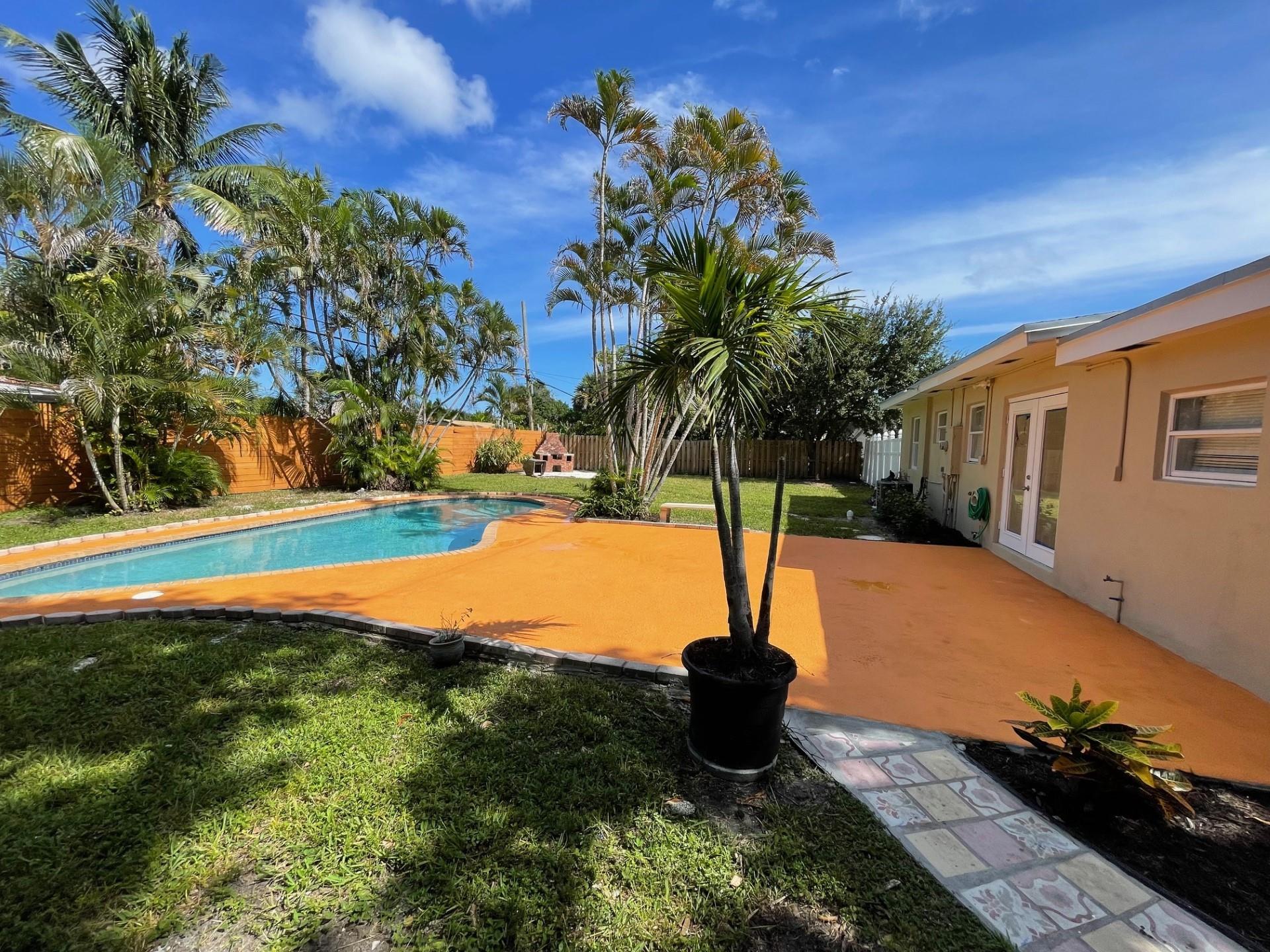 1809 NW 13th Ct