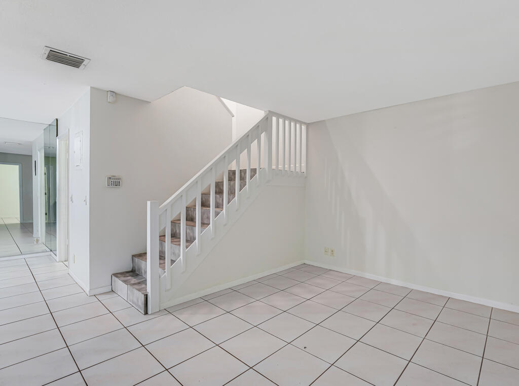 VILLAGE OF TURNBERRY PH II - Residential