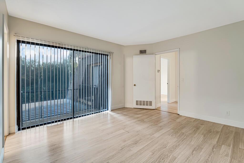 VILLAGE OF TURNBERRY PH I - Residential