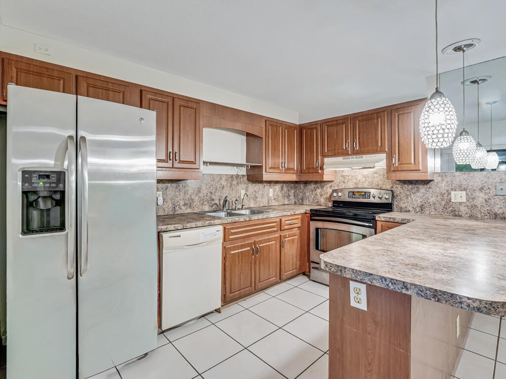 VILLAGE OF TURNBERRY PH II - Residential