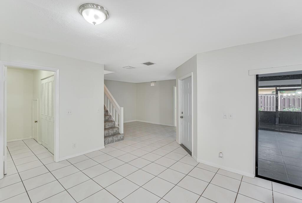 VILLAGE OF TURNBERRY PH I - Residential