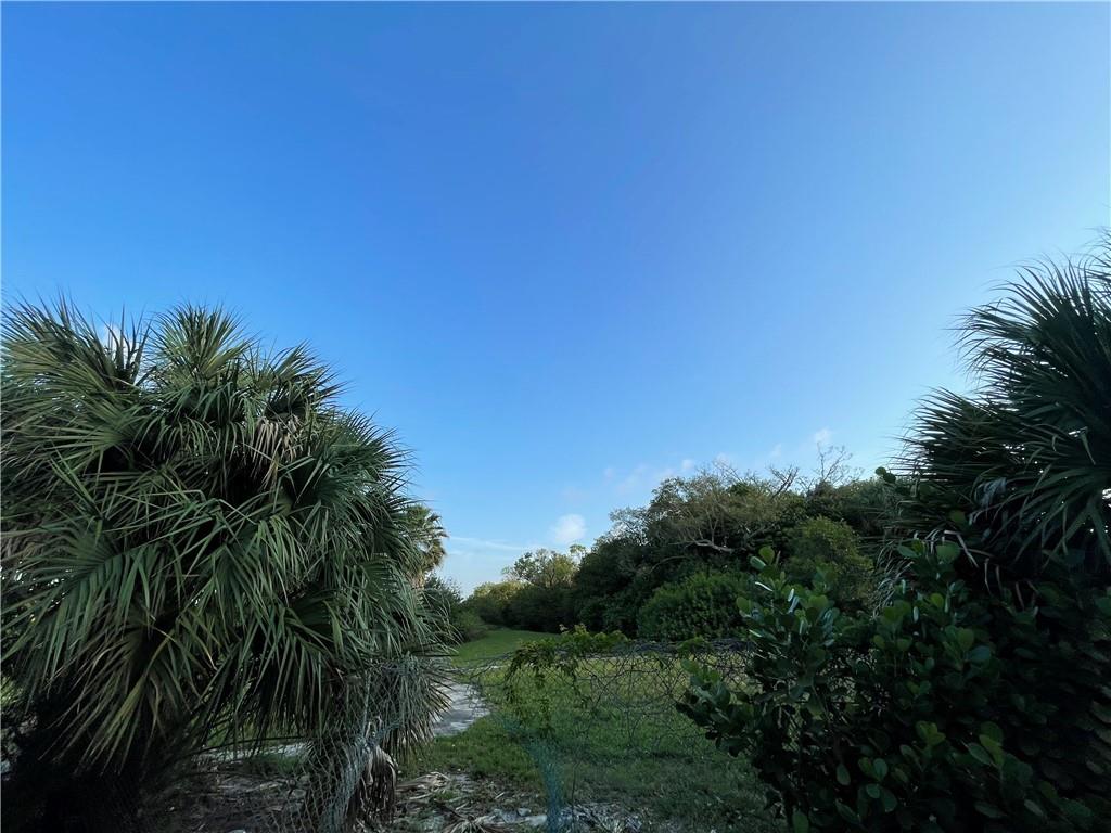 CRYSTAL HILLS - Residential