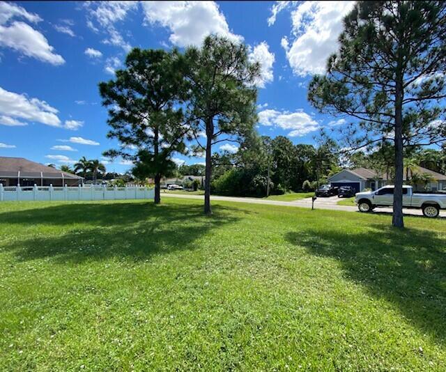 Beautiful and clear corner lot in the desirable Torino area.