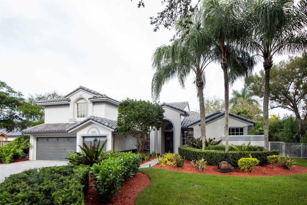 Photo of 16201 Owasco Circle, Davie, FL 33331 (MLS # F10412109)