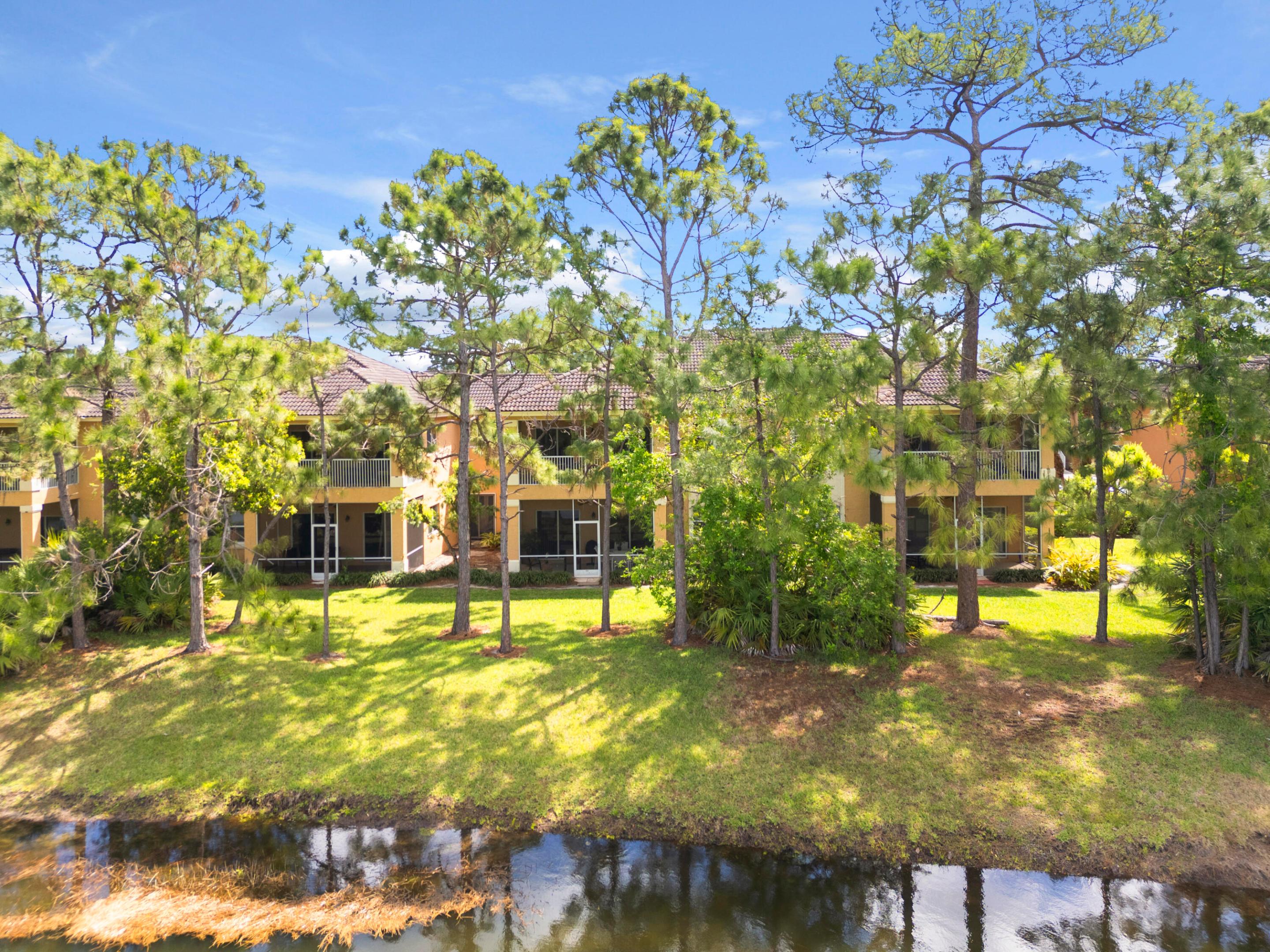 8312 Mulligan Circle 2222, Port St Lucie, FL, 34986/$279,900 4 8312 Mulligan Circle 2222