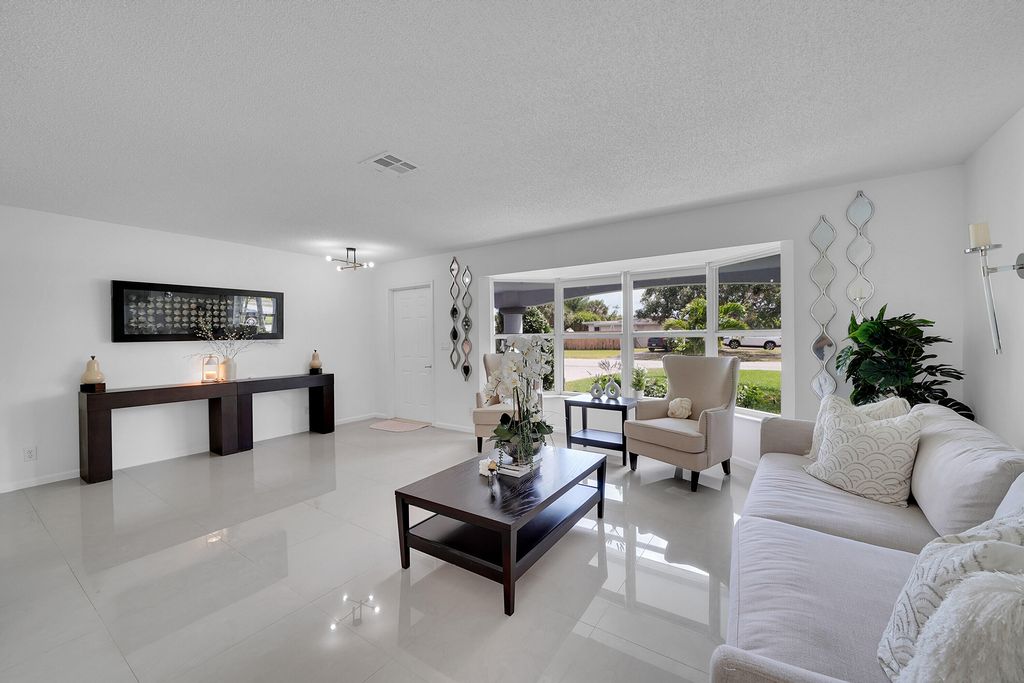 Photo of 4531 NE 4th Avenue, Boca Raton, FL 33431 (MLS # R11079103)