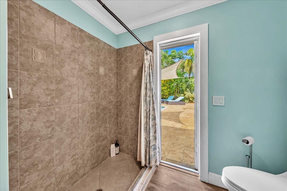 Hiatus Ranchettes 92-36 B - Residential Lease