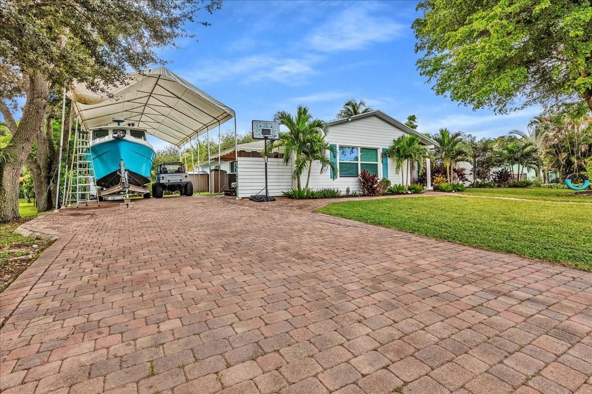Hiatus Ranchettes 92-36 B - Residential Lease