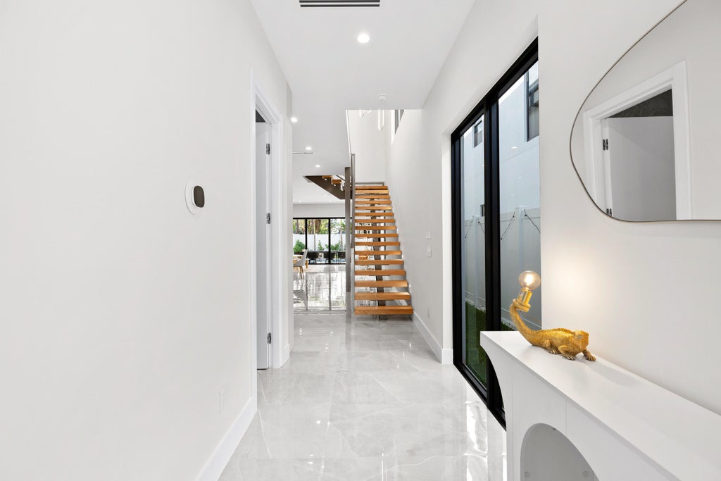 Photo of 1207 NE 11th Avenue, Fort Lauderdale, FL 33304 (MLS # B26093296)