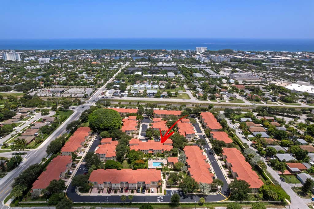 Photo of 1020 E LONGPORT Circle #6B, Delray Beach, FL 33444 (MLS # B26066251)