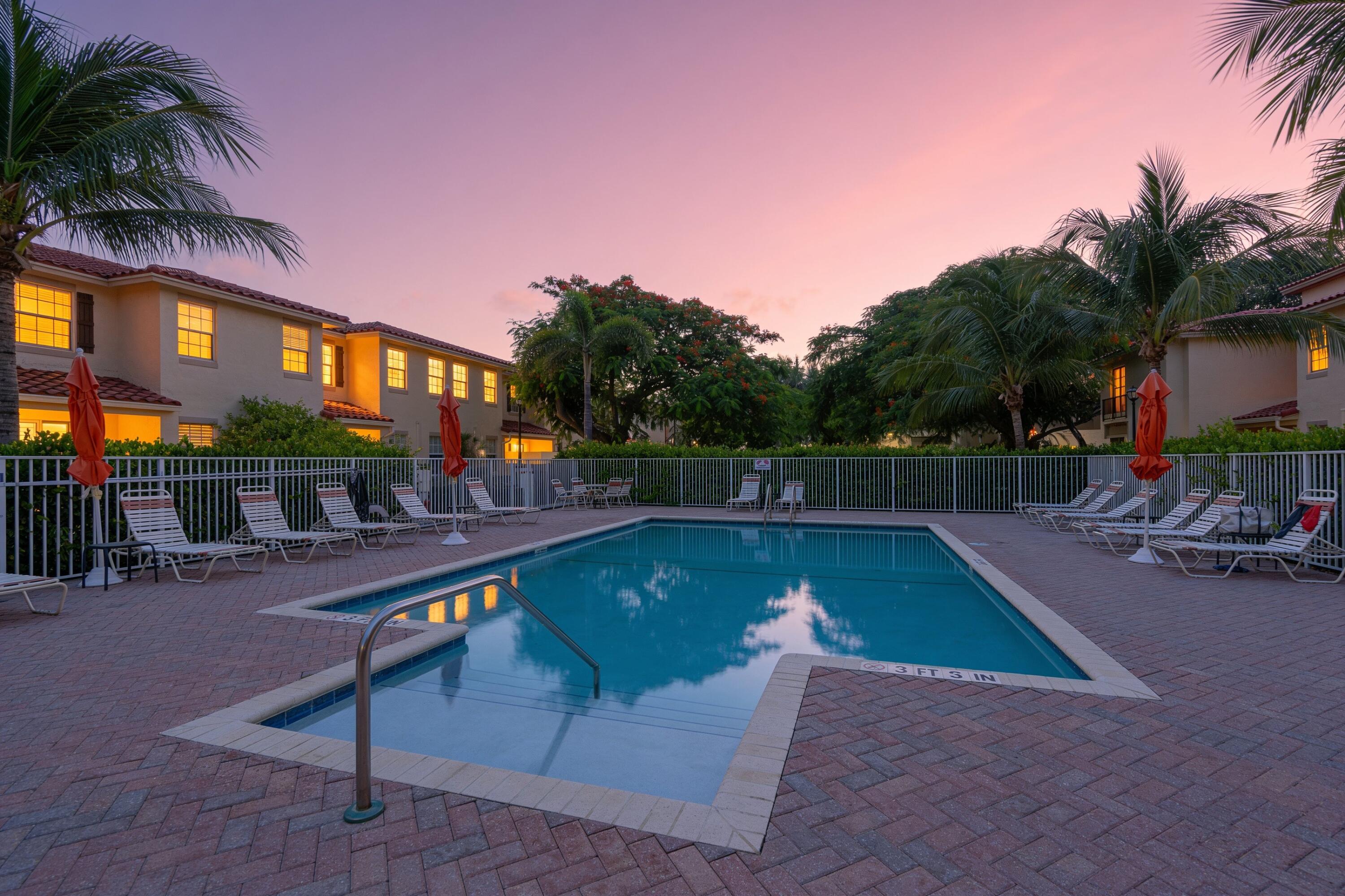1020 E LONGPORT Circle 6B