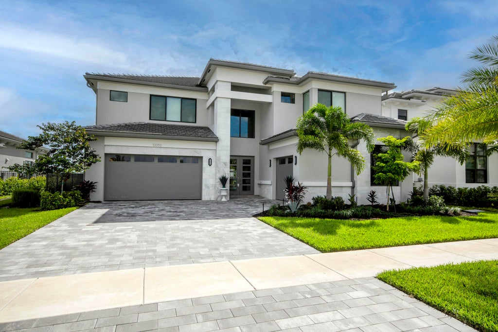Photo of 10050 Skyloft Street, Palm Beach Gardens, FL 33412 (MLS # B26078518)
