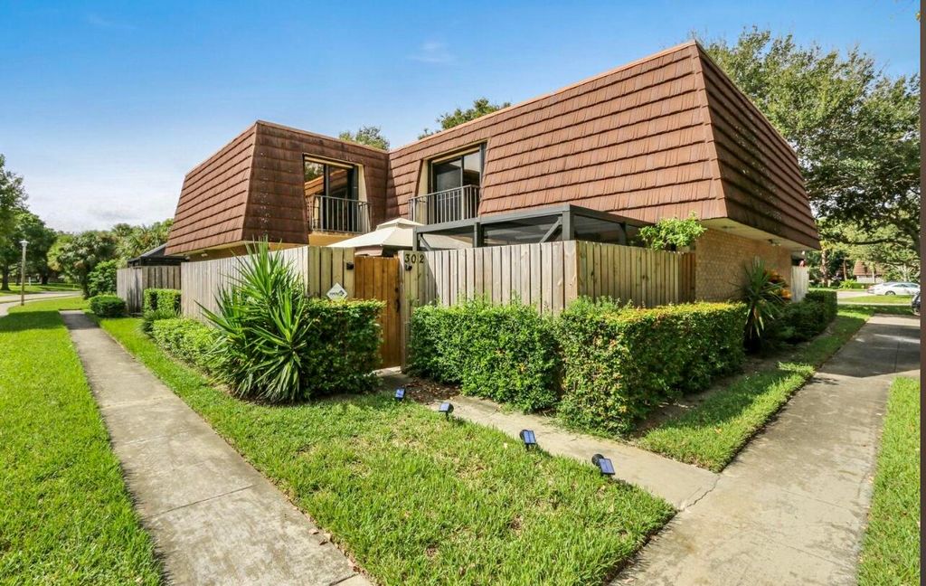 Photo of 302 3rd Lane Ln E #302, Palm Beach Gardens, FL 33418 (MLS # R10814066)