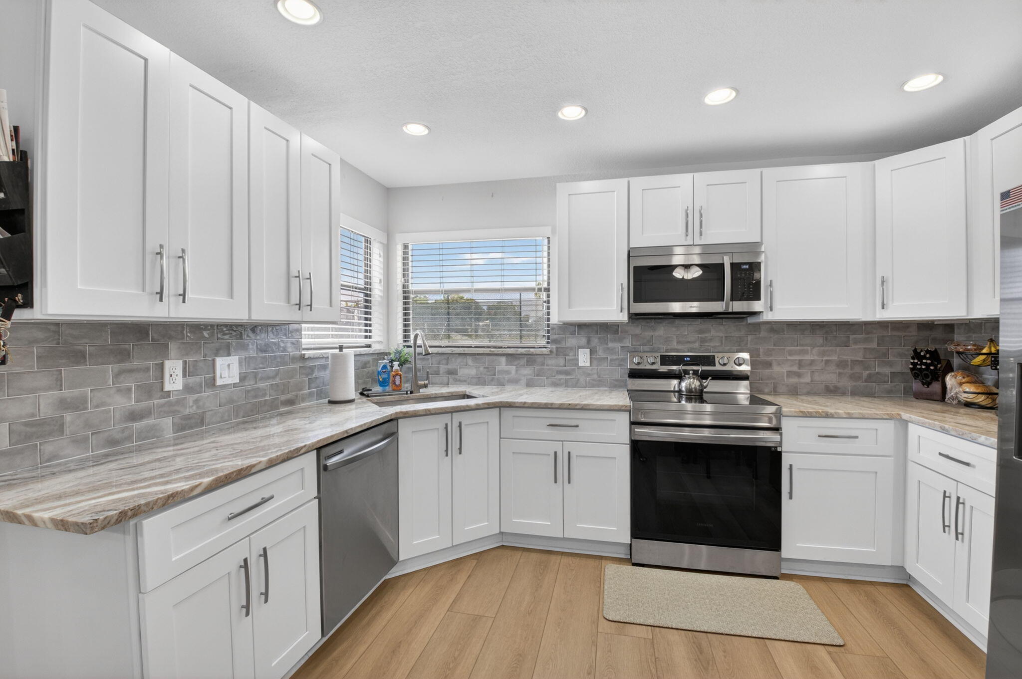 RAINBERRY BAY SEC 10 - Residential