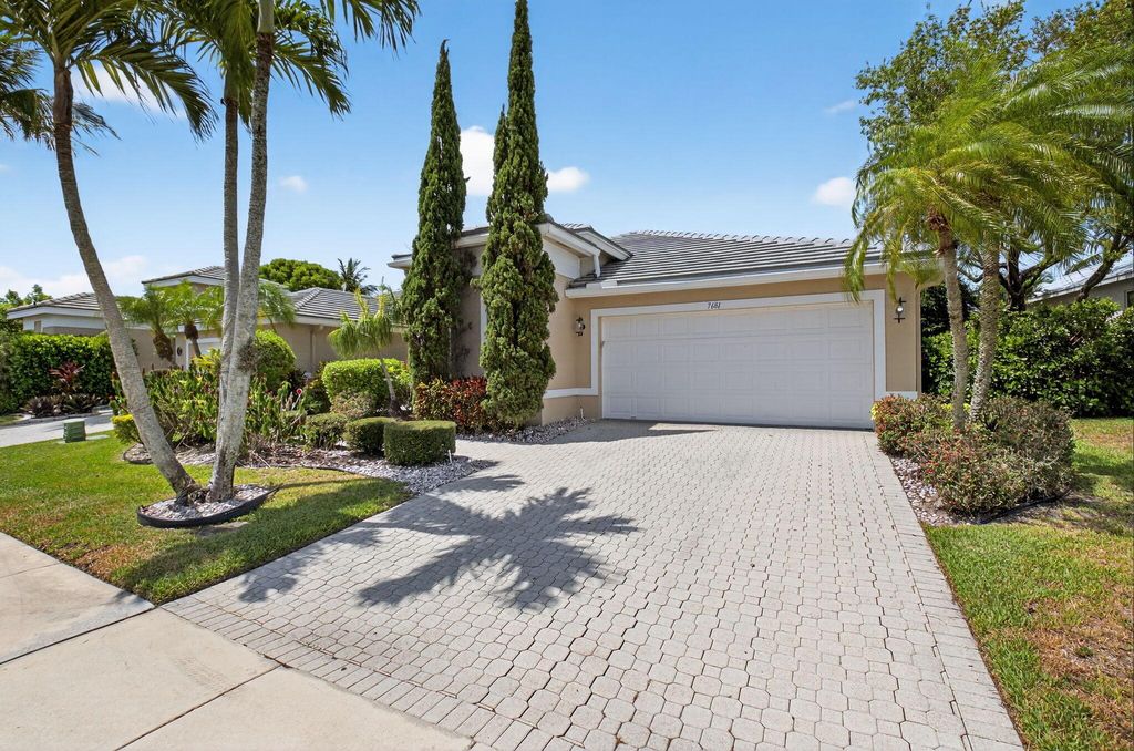 Photo of 7681 Rockford Road, Boynton Beach, FL 33472 (MLS # R11101112)