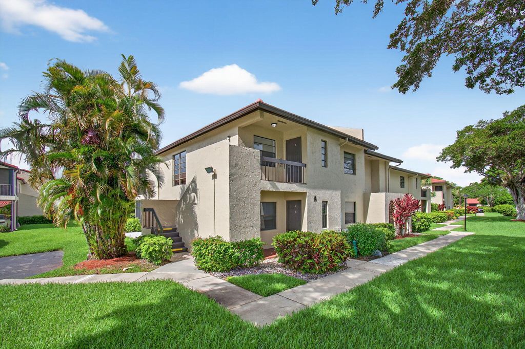 Photo of 8536 Casa Del Lago #49-B, Boca Raton, FL 33433 (MLS # R11155421)