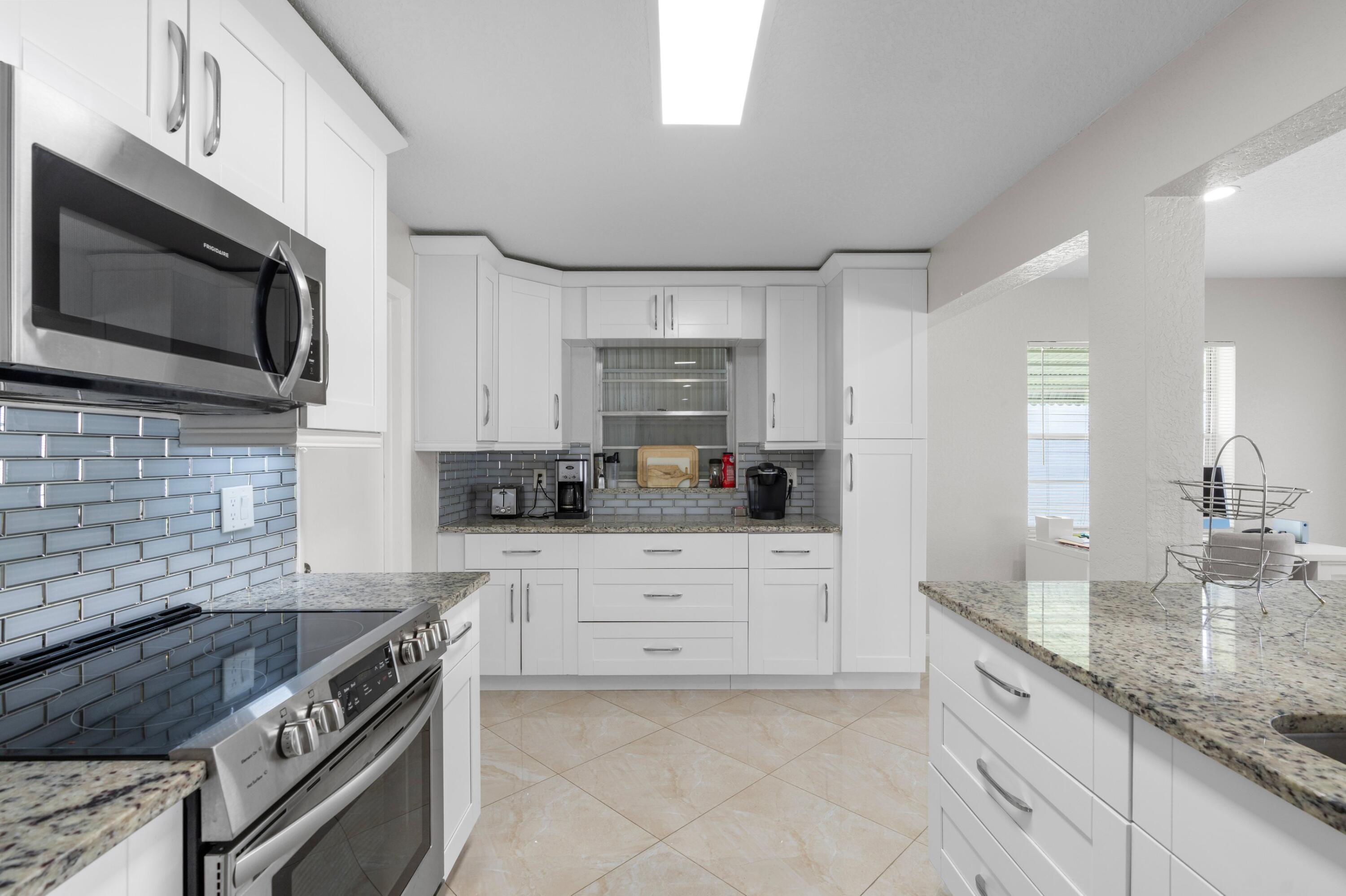 PALM BEACH LEISUREVILLE SEC 9 - Residential