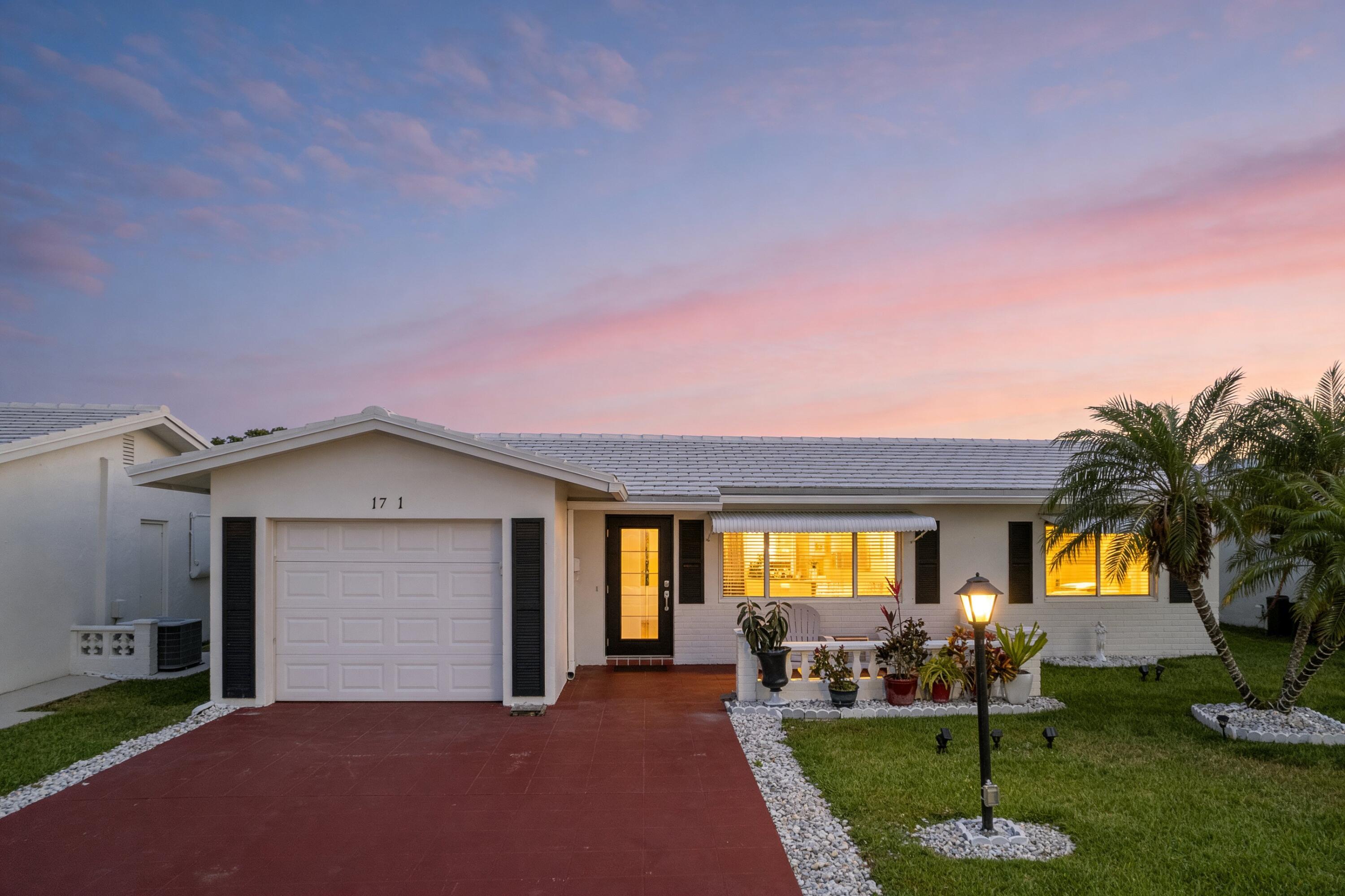 PALM BEACH LEISUREVILLE SEC 9 - Residential