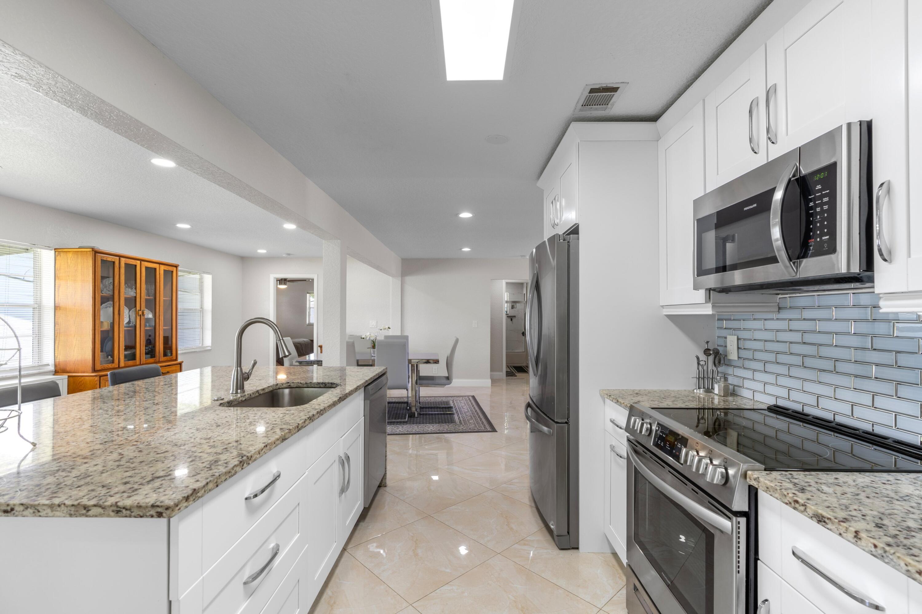 PALM BEACH LEISUREVILLE SEC 9 - Residential
