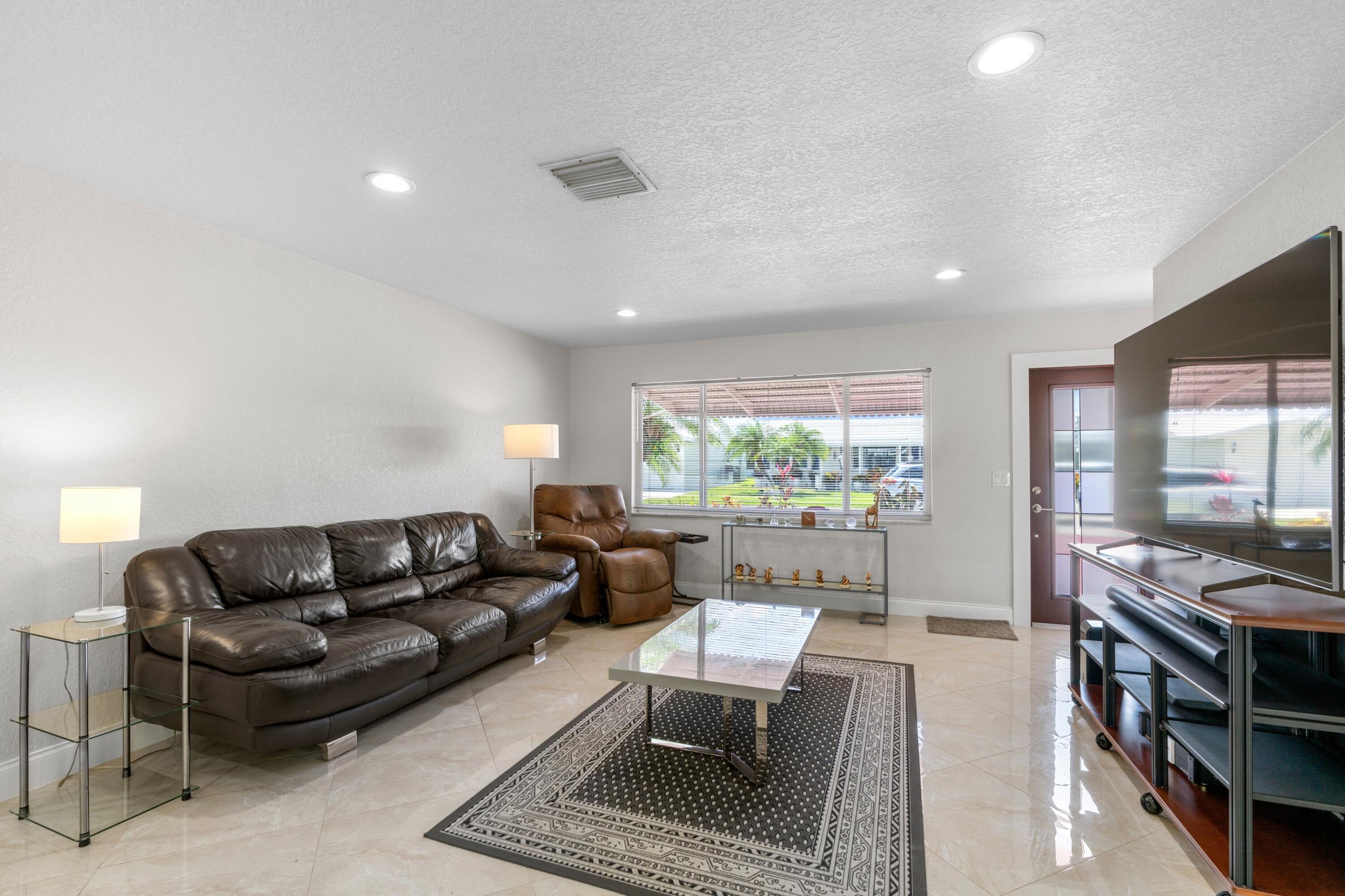 View photos, virtual tours, details... 1701 SW 8th Avenue