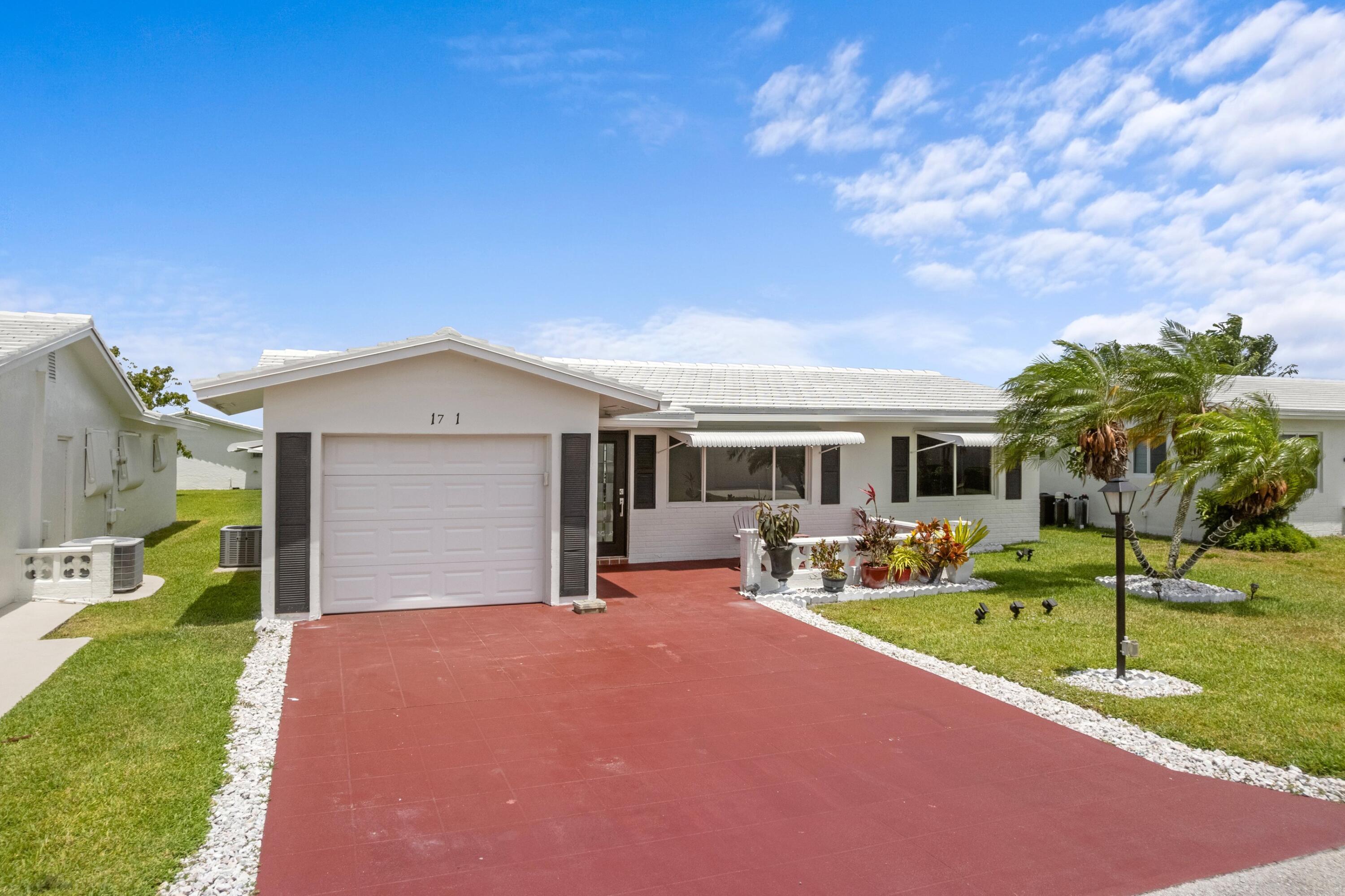PALM BEACH LEISUREVILLE SEC 9 - Residential