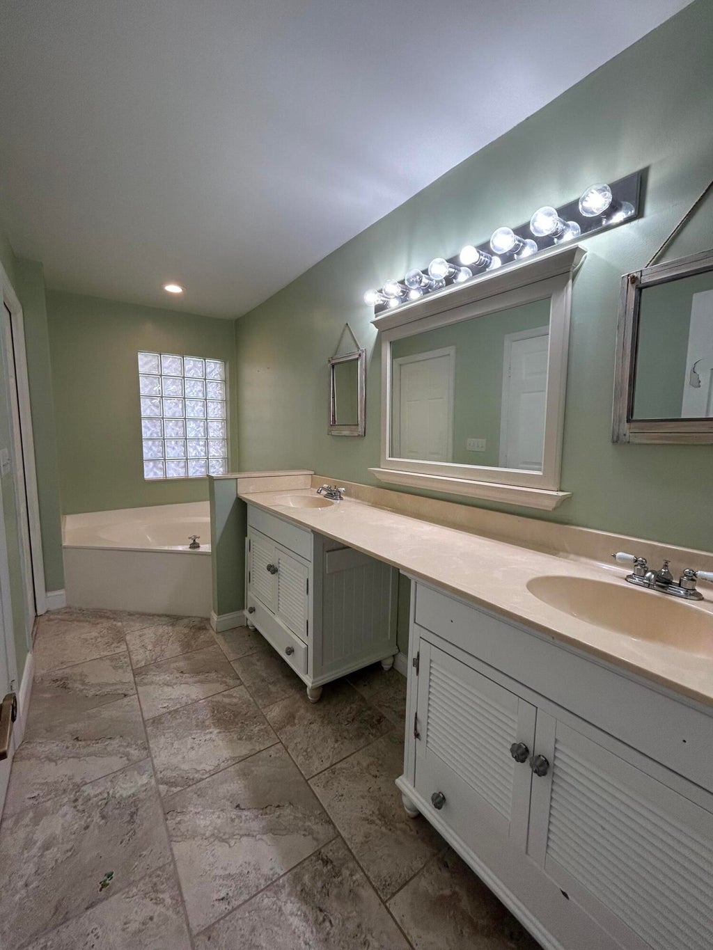 Photo of 6376 Breckenridge Circle, Lake Worth, FL 33467 (MLS # B26012495)