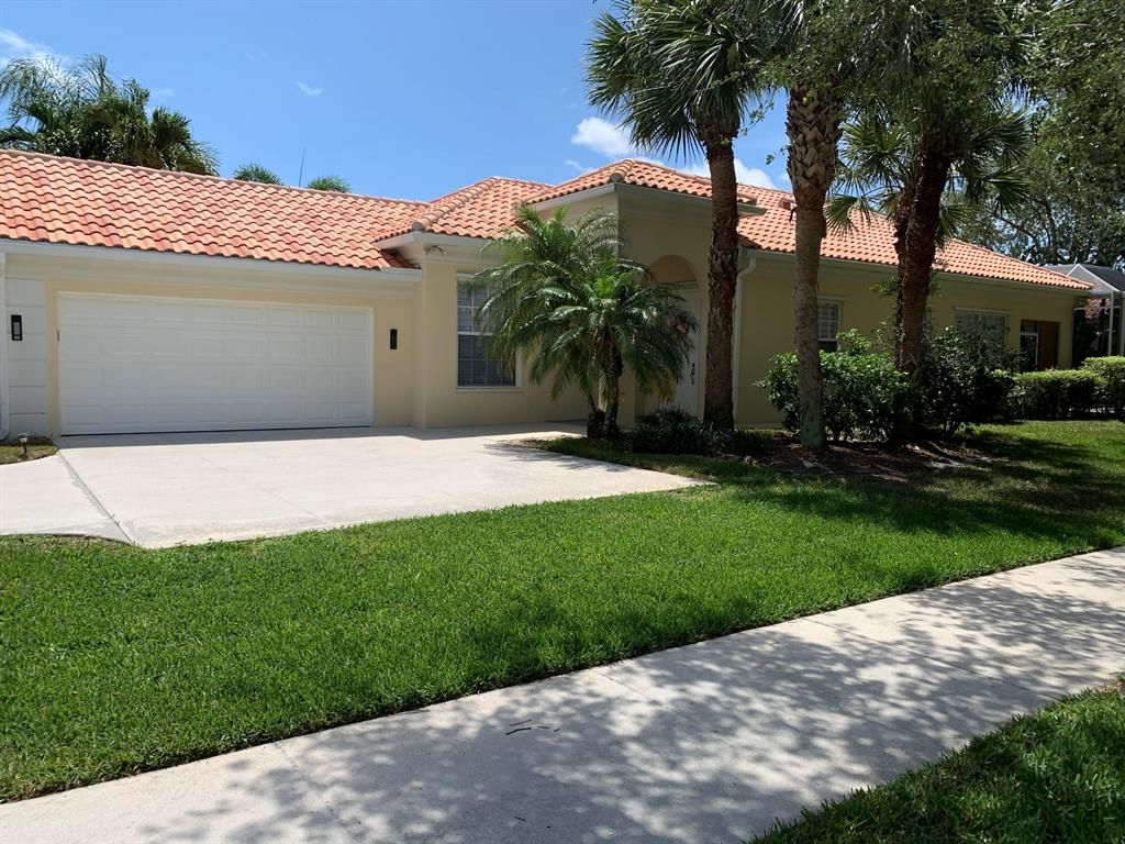 Photo of 4790 Lakeland Drive, Delray Beach, FL 33445 (MLS # R10718445)