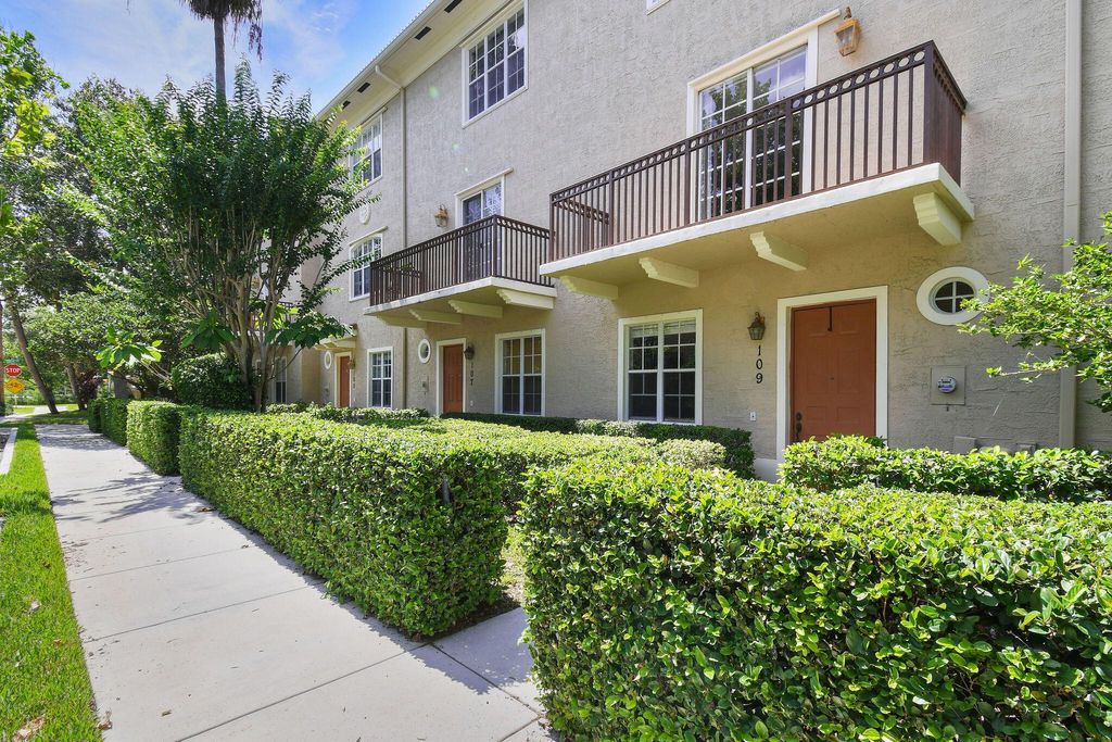 Photo of 109 Osceola Lane, Jupiter, FL 33458 (MLS # R11123371)