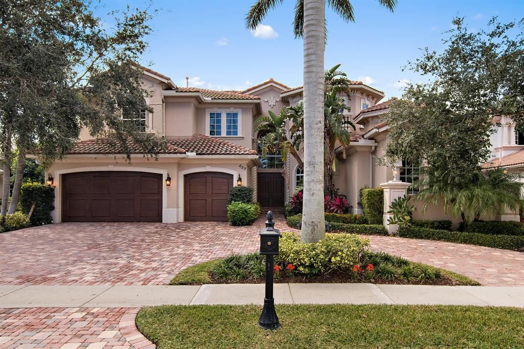 Photo of 629 Hermitage Circle, Palm Beach Gardens, FL 33410 (MLS # R10718478)