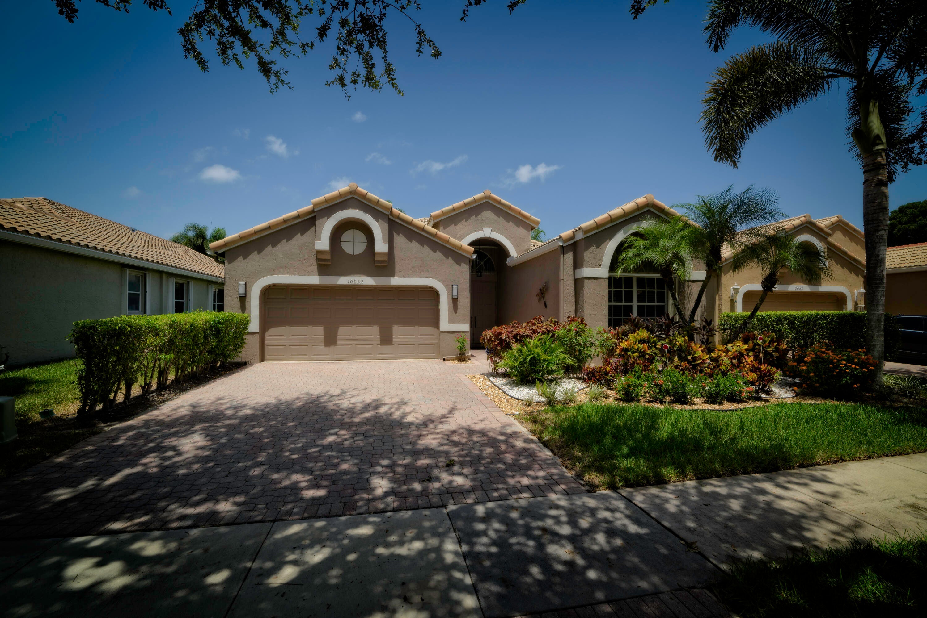 10052 Diamond Lake Drive