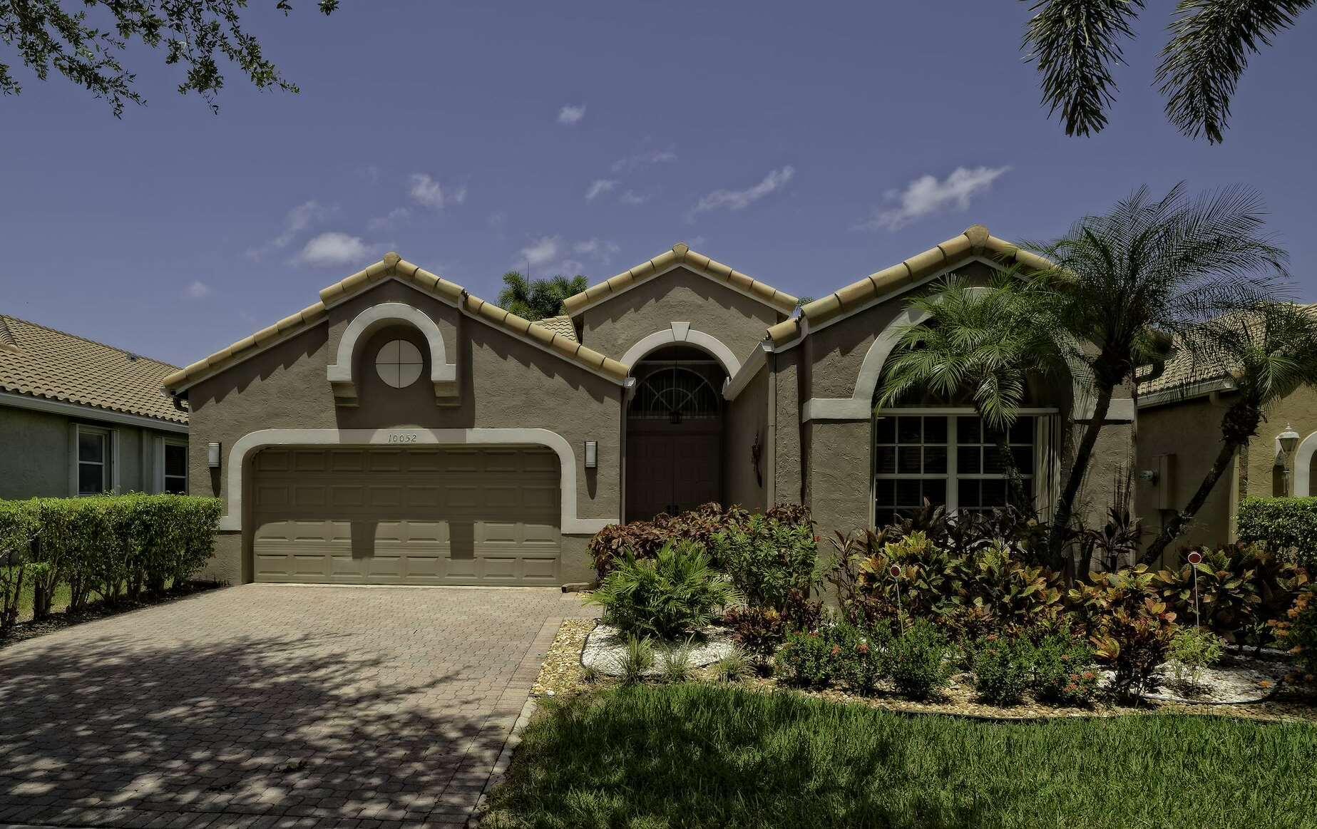 10052 Diamond Lake Drive