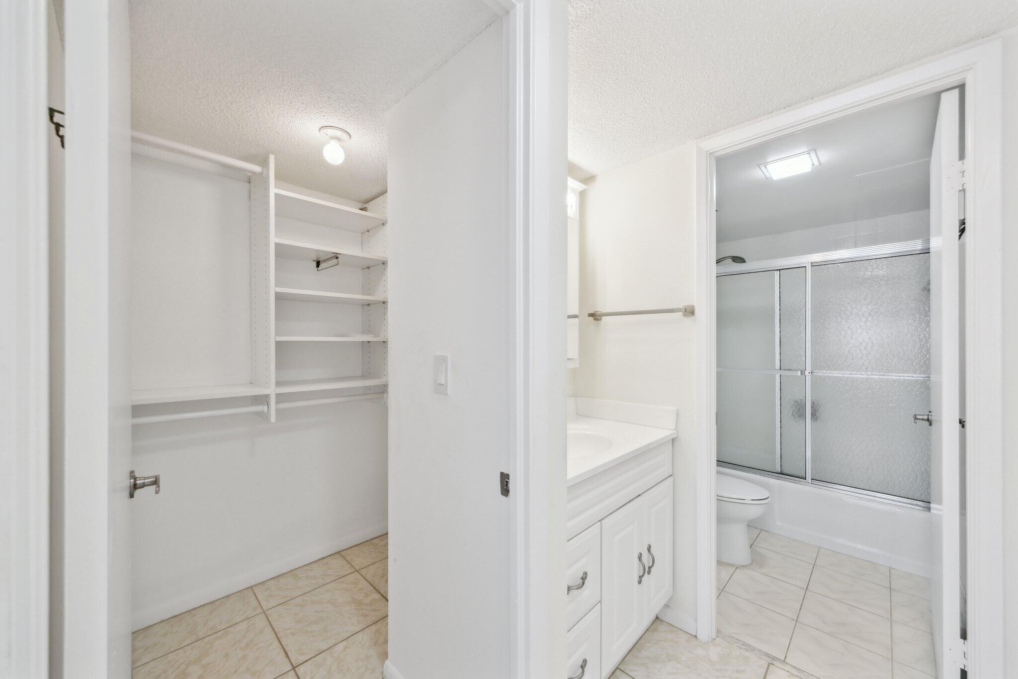 LA RENAISSANCE - Residential Lease