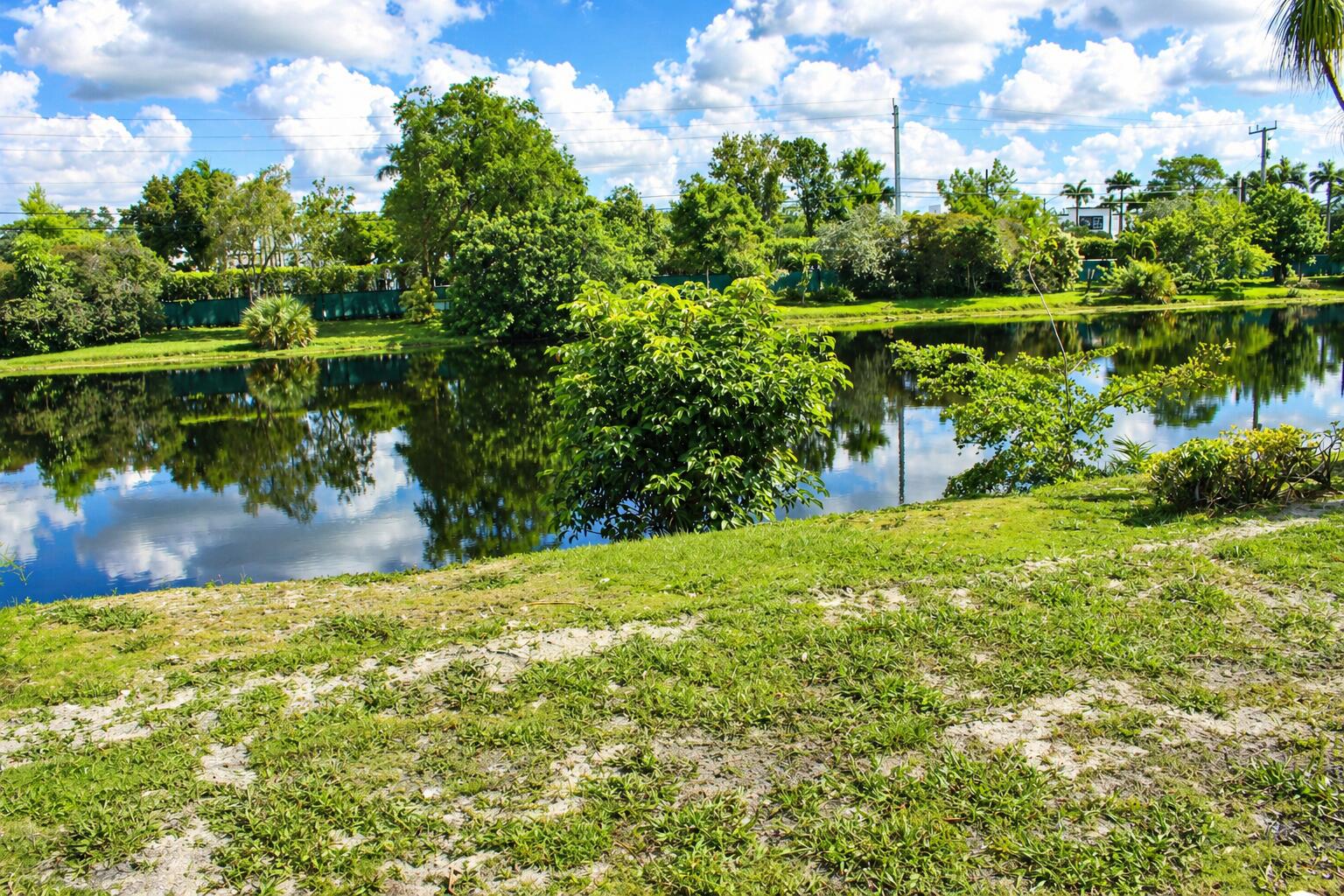 BOCA LAKES CONDO - Residential