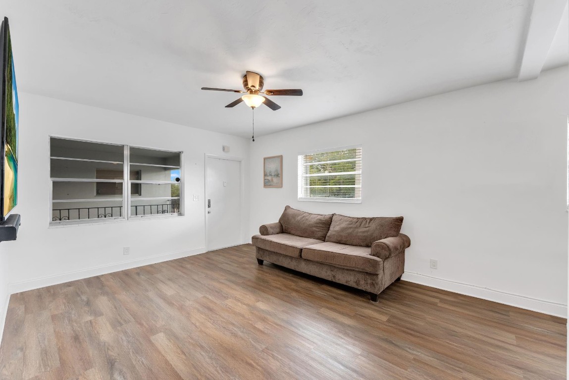 7401 Pines Boulevard 201