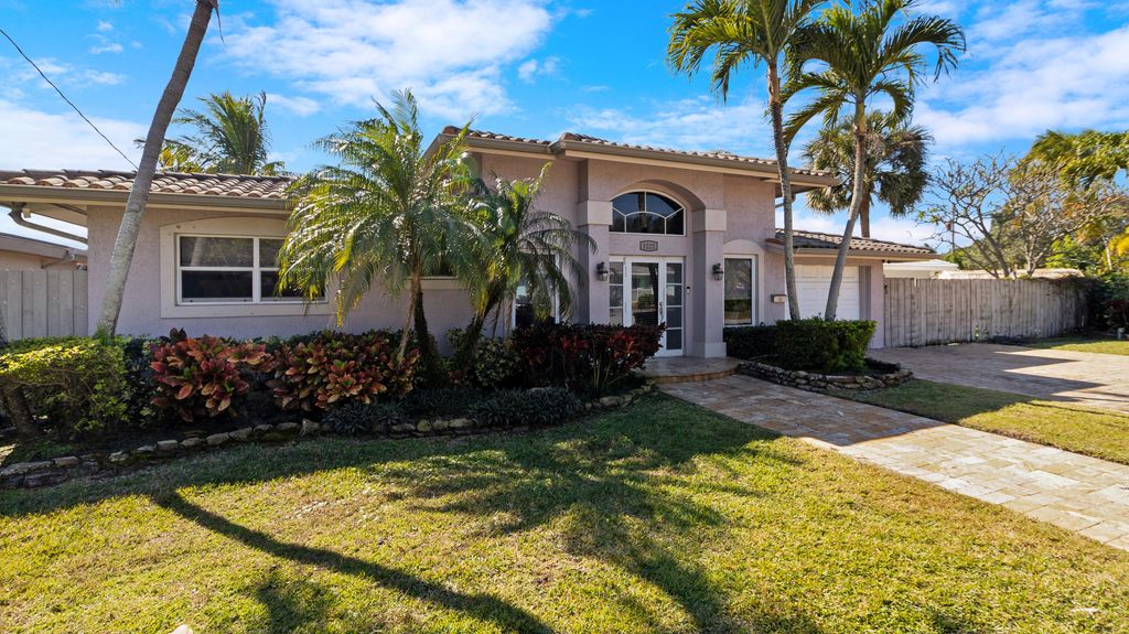 Photo of 1222 SE 5th Court, Deerfield Beach, FL 33441 (MLS # R11162492)