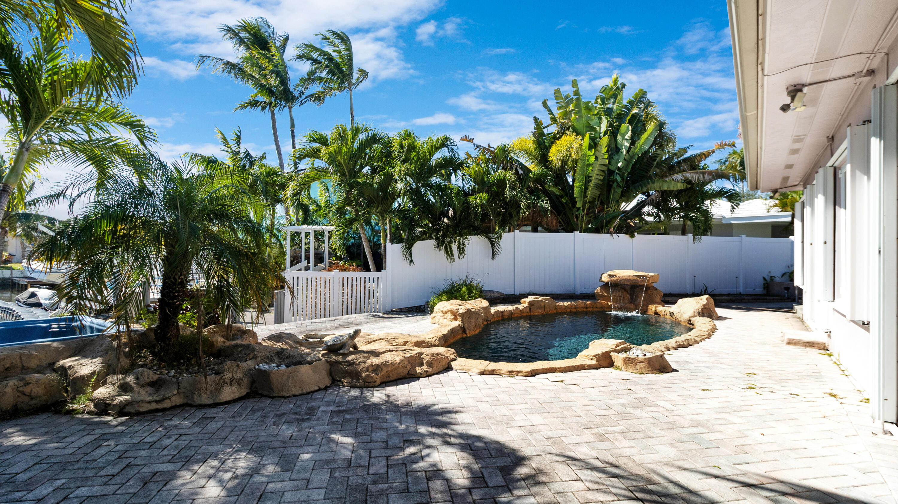 COVE 3RD SEC - Residential