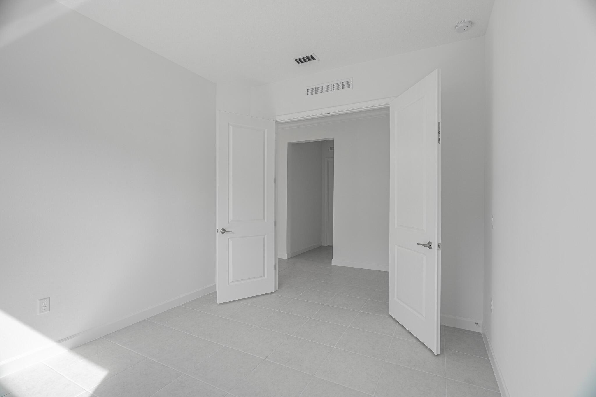 REPLAT OF VERANDA PRESERV - Residential Lease