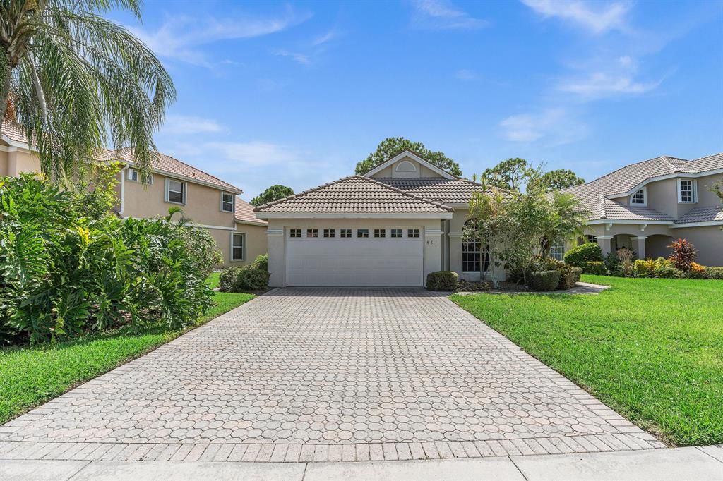 Photo of 561 SW New Castle Cove, Port Saint Lucie, FL 34986 (MLS # R10651353)