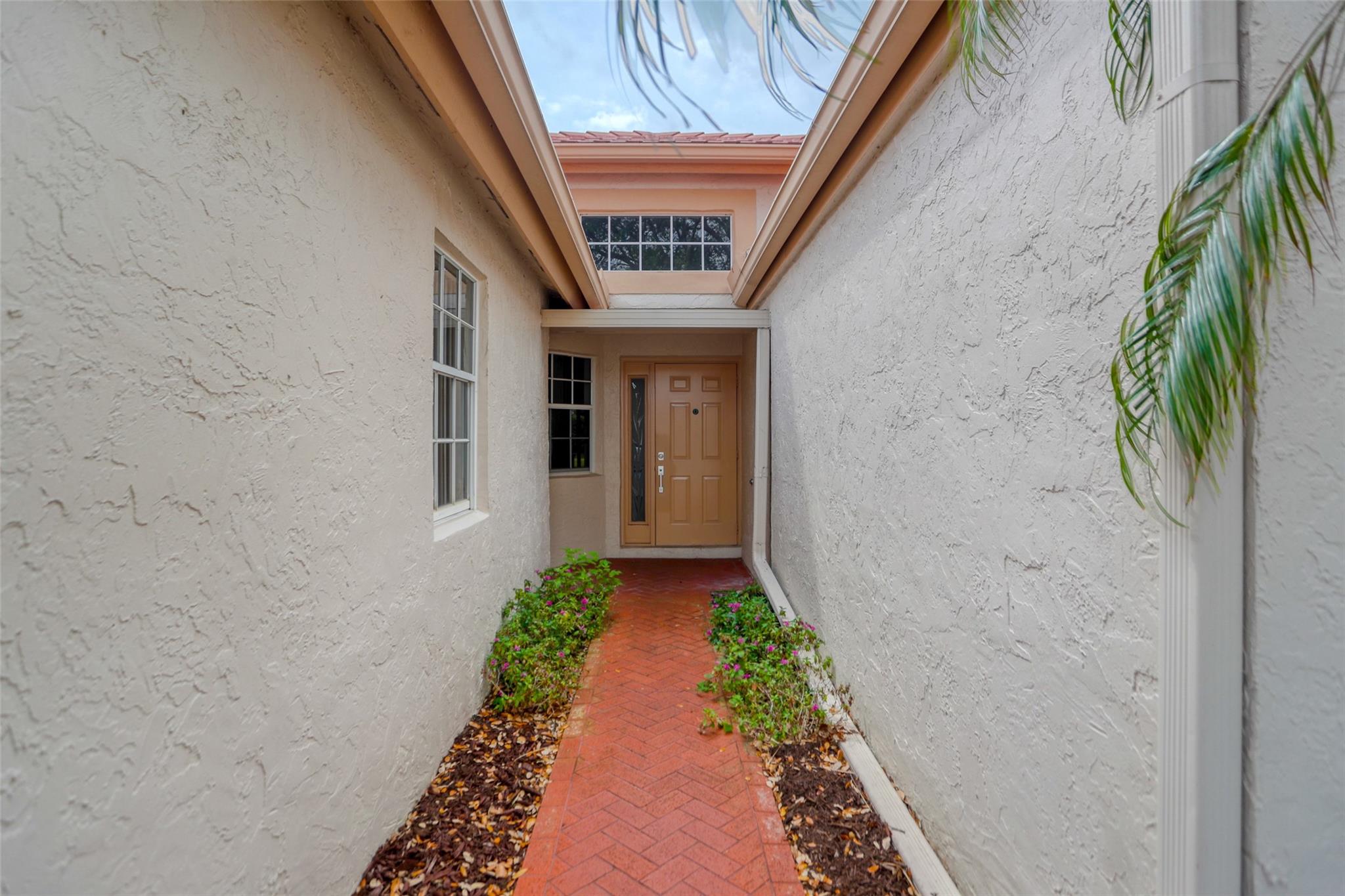7934 Coral Pointe Dr