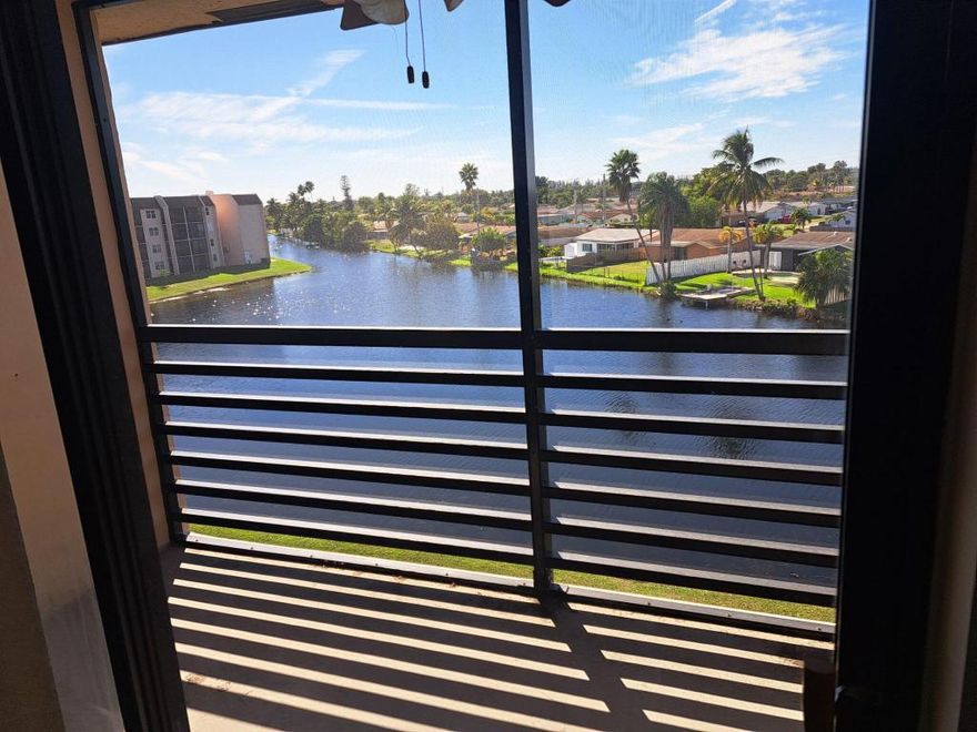 Move right into this beautiful penthouse 2-bedroom,2 bath with breathtaking lake views from screened balcony. Renovated kitchen with new appliances. Neutral vinyl flooring throughout. Renovated master bathroom. Walk in closet. Washer and dryer in unit.2023 AC unit and newer hot water heater. 
  Sunrise Lakes Phase 4... Active 55+ Community....Maintenance includes Water, Cable, WIFI and Insurance... Resort Style Living with many Amenities... Clubhouse offering Entertainments and free Golf... Pool... Fitness Center & More... Close to Sawgrass Mills mall, FLL Airport.