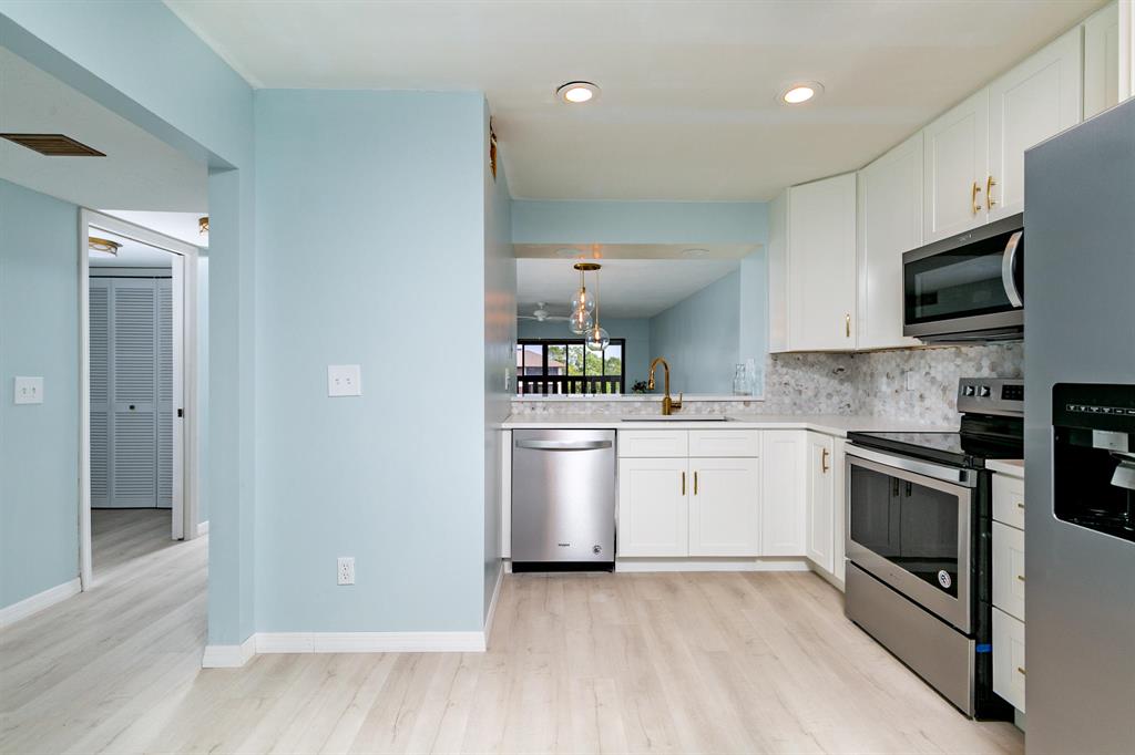 ST LUCIE CLUB & APT HOMES CONDO - Residential Lease