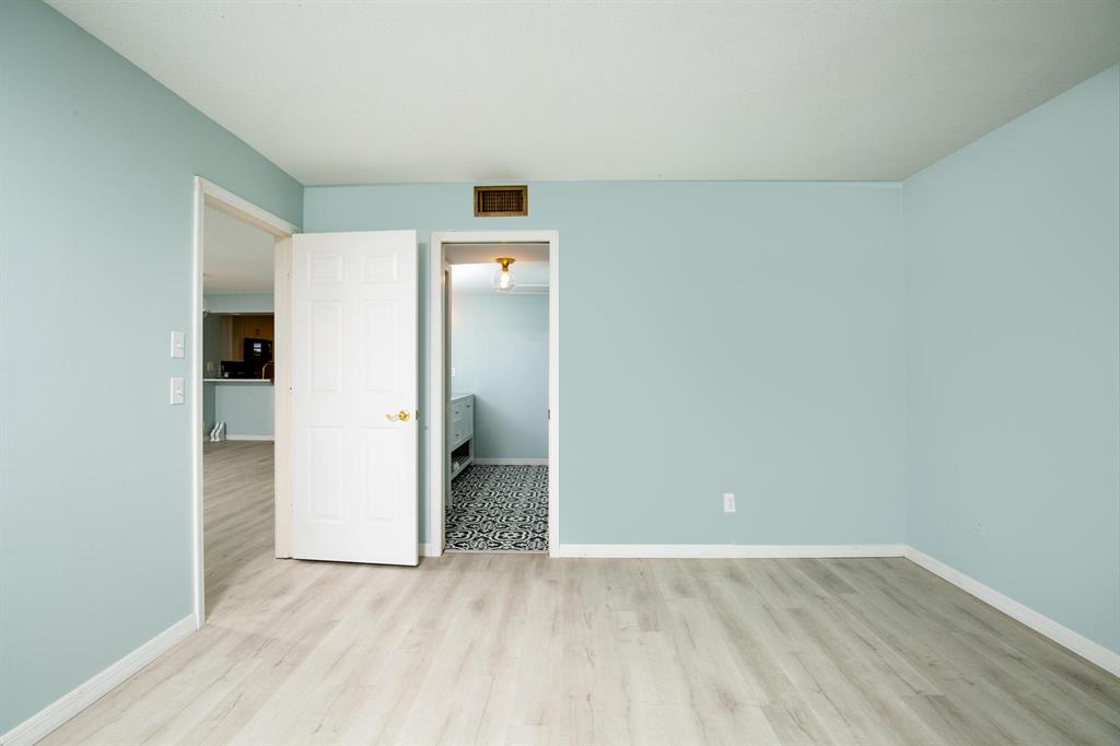 ST LUCIE CLUB & APT HOMES CONDO - Residential Lease