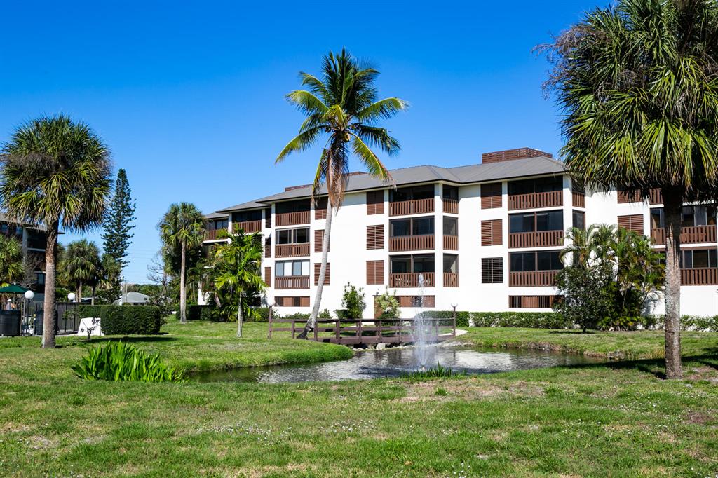 ST LUCIE CLUB & APT HOMES CONDO - Residential Lease