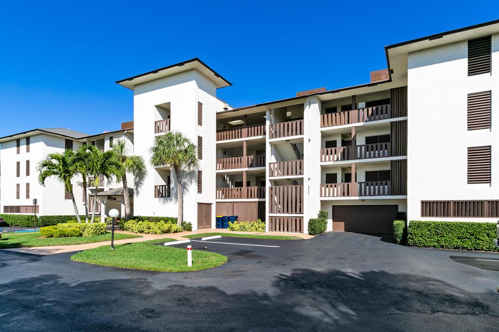 ST LUCIE CLUB & APT HOMES CONDO - Residential Lease