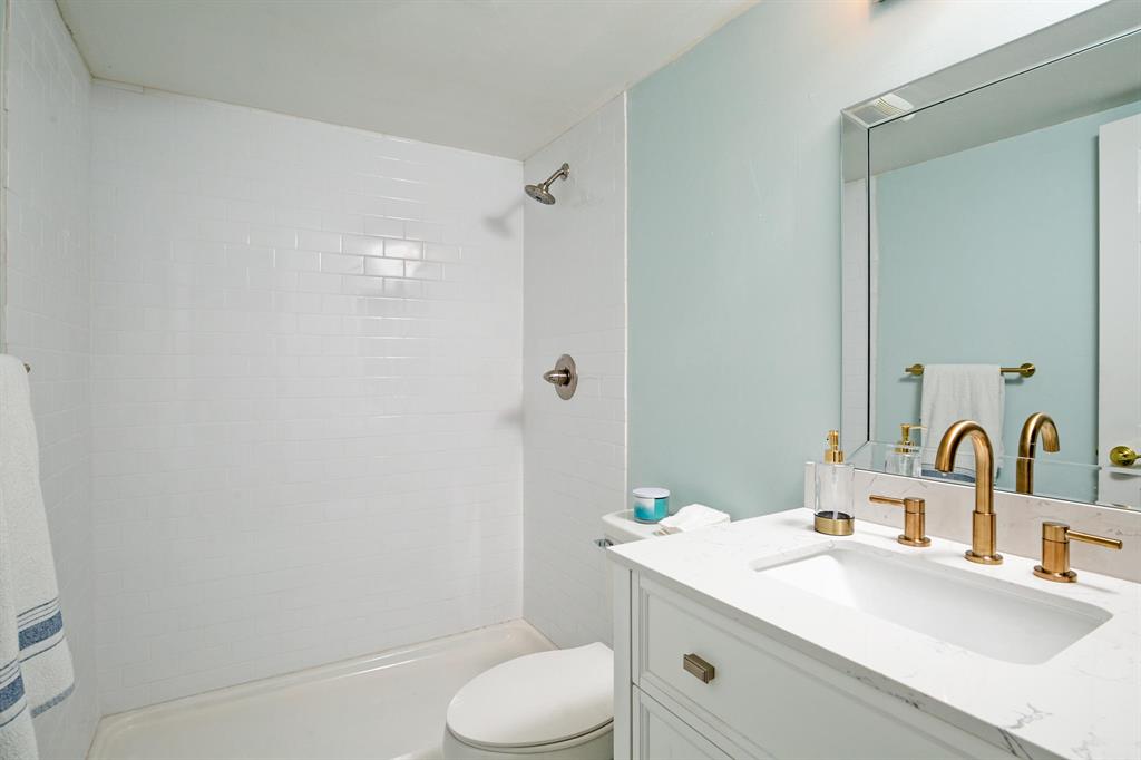 ST LUCIE CLUB & APT HOMES CONDO - Residential Lease