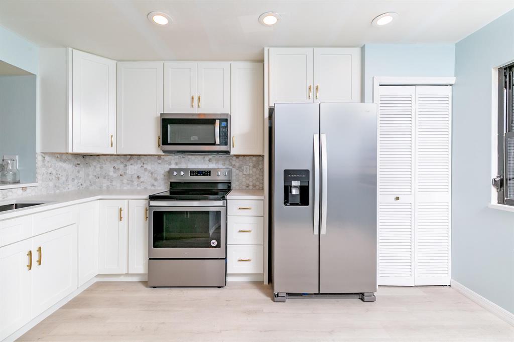 ST LUCIE CLUB & APT HOMES CONDO - Residential Lease