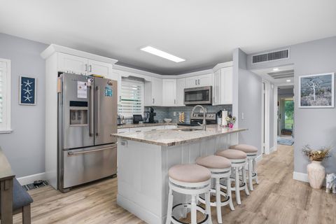 16 Brittany A Delray Beach FL 33446